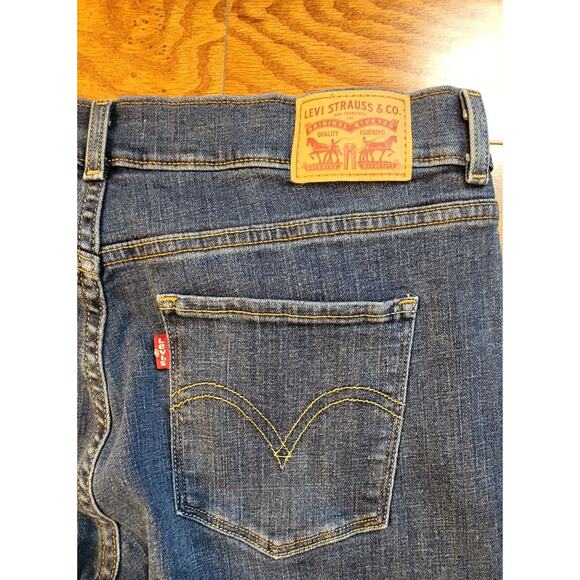 Levi's Jeans Women 10S Short Bootcut Mid Rise Medium Wash Denim - Picture 8 of 16